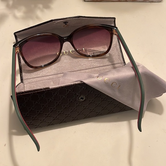 Gucci 100% Authentic Sunglasses - Picture 3 of 3